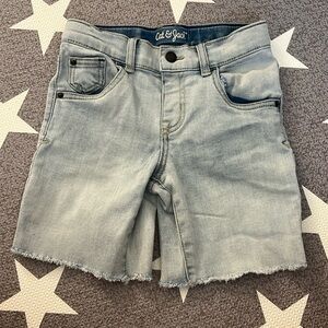 Toddler shorts size 5t